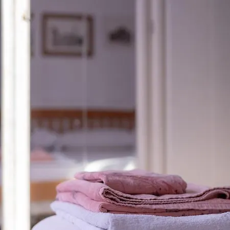 Peaceful Family Apartment, Near Metro Apartment Rome