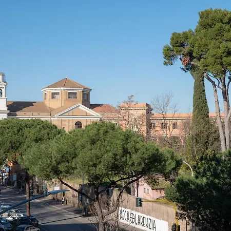 Peaceful Family Apartment, Near Metro Apartment Rome