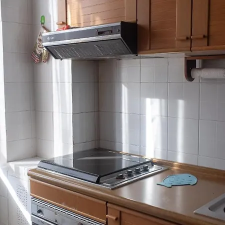 Peaceful Family Apartment, Near Metro Apartment Rome