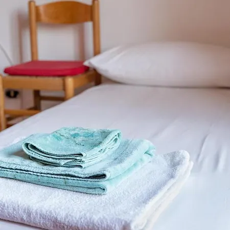Peaceful Family Apartment, Near Metro Rome